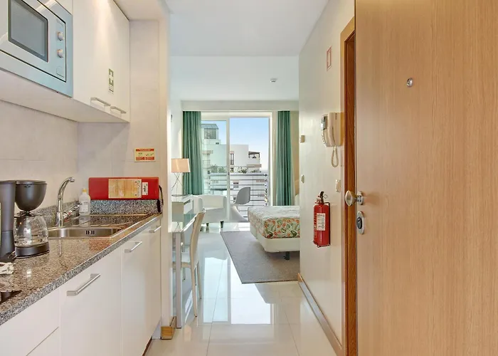 Dfm Happy Days F - * Funchal (Madeira)